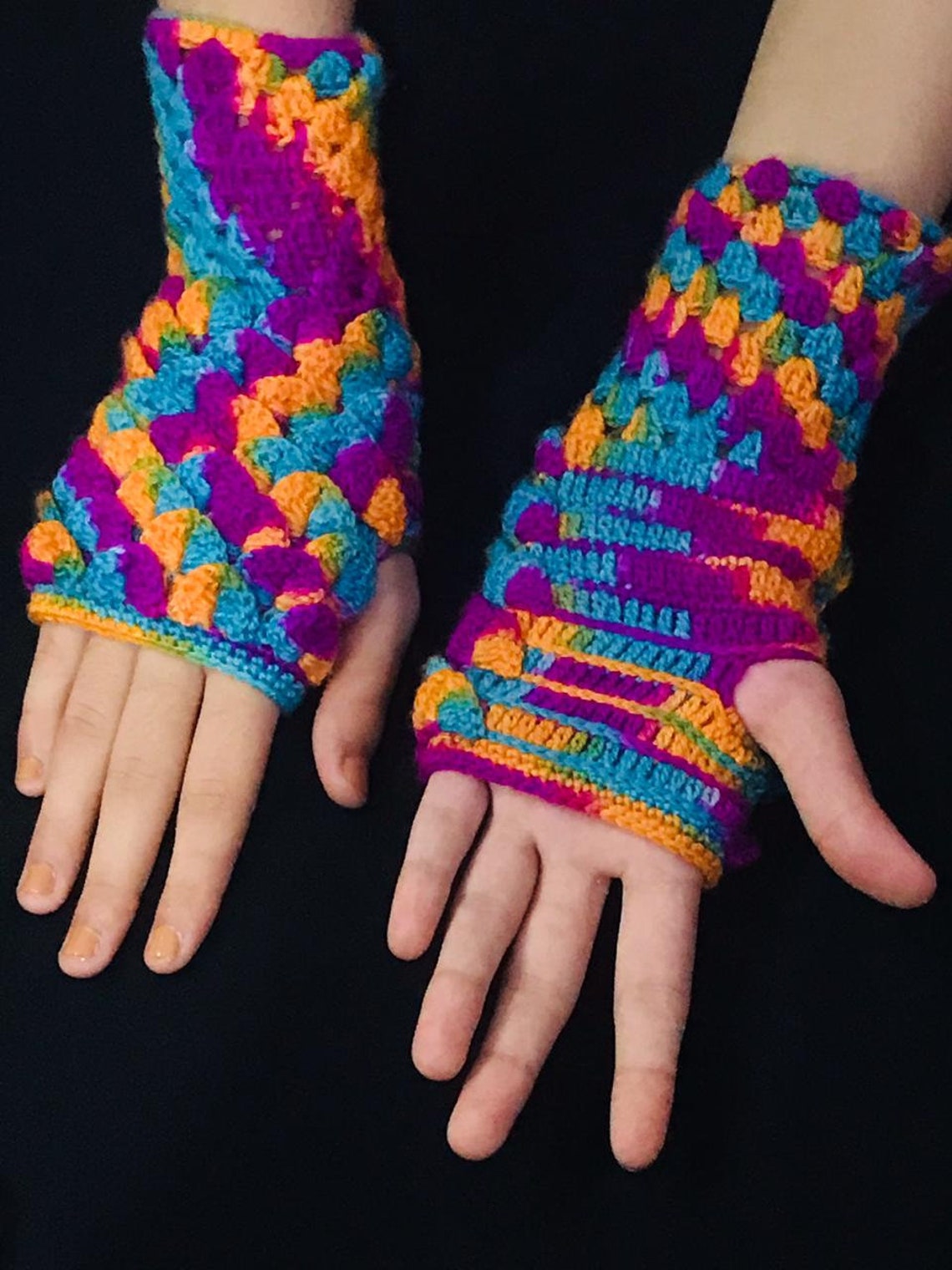 Pure Handmade knitted / Crochet Gauntlets Lady Fashion Fingerless Gloves / Mitten Multi Colour