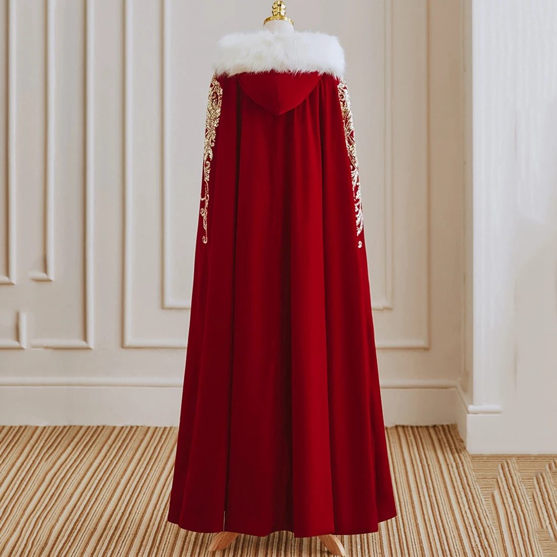 New Red Velvet Wedding Cloak with Appliqued Floral Design and Thick Fur Collar Customized