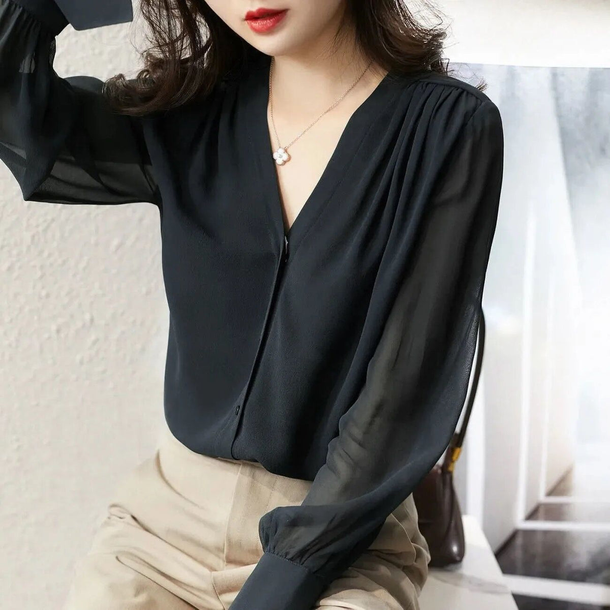 Long-sleeve Spring & Summer French V-neck Design Sense Top Temperament Loose Chiffon Shirt