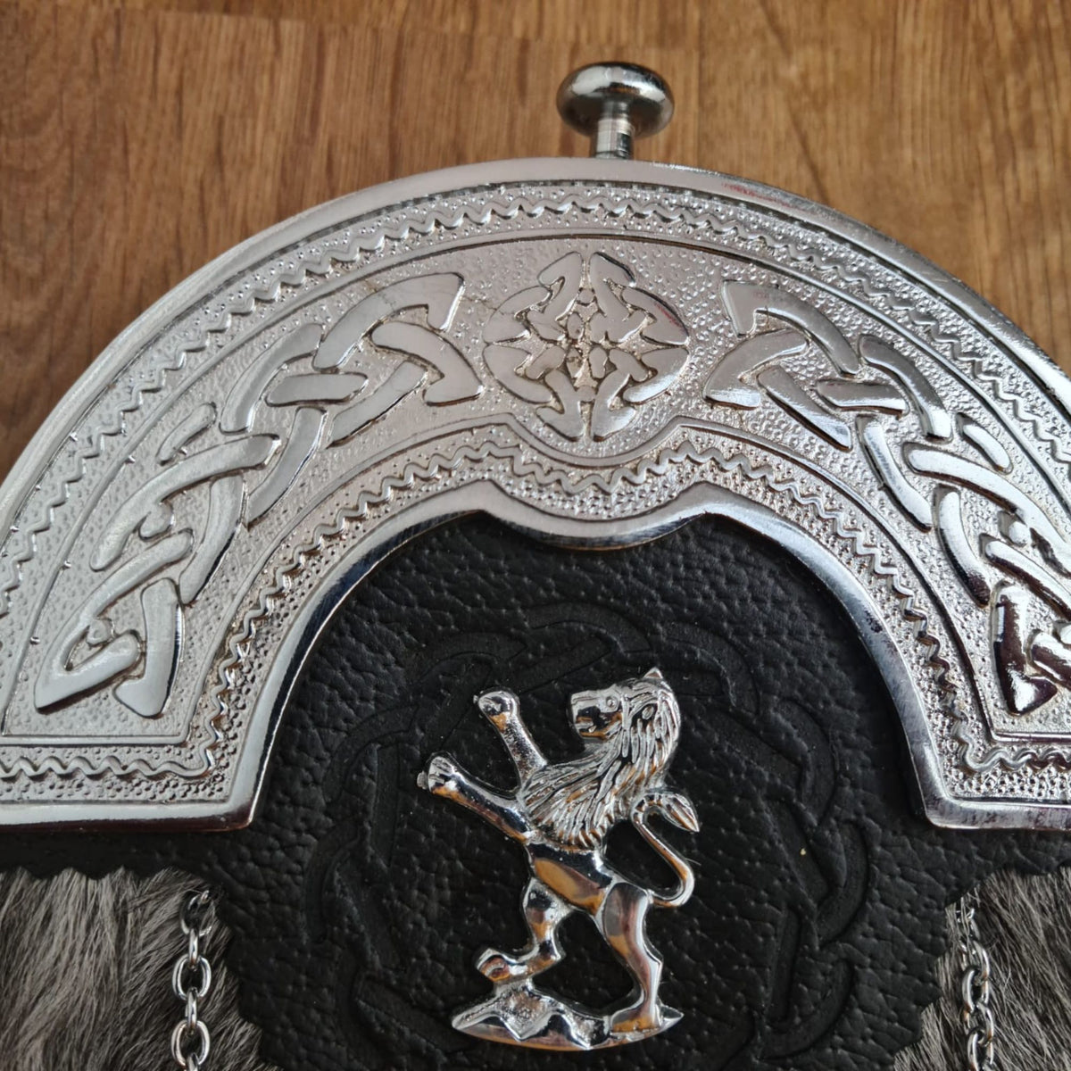 Scottish Lion Rampant Traditional Full dress Antique Celtic Mantle Kilt Sporran & Chain Belt
