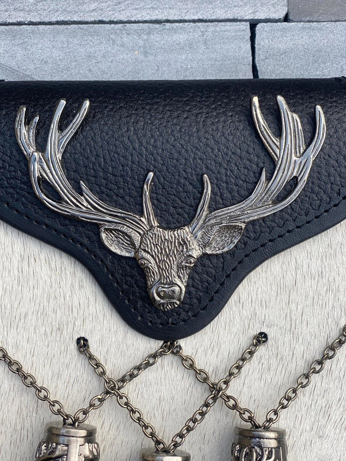 White Fur & Leather Stag Head Cantle Sporran with Celtic Thistle Tassels – Premium Scottish Kilt Accessory
