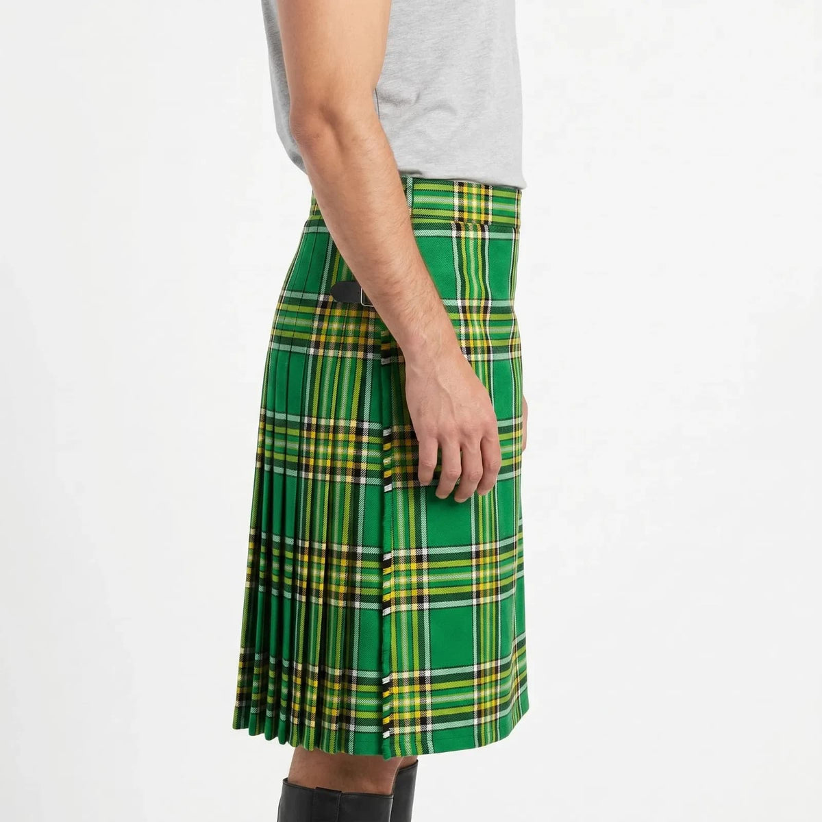 Irish Heritage Green Tartan 8-yard Kilt for Men – Traditional Scottish Plaid Kilt