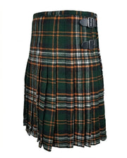 Premium Green Tartan Scottish 8-yard Kilt for Men – Traditional Highland Plaid Kilt with Leather Straps