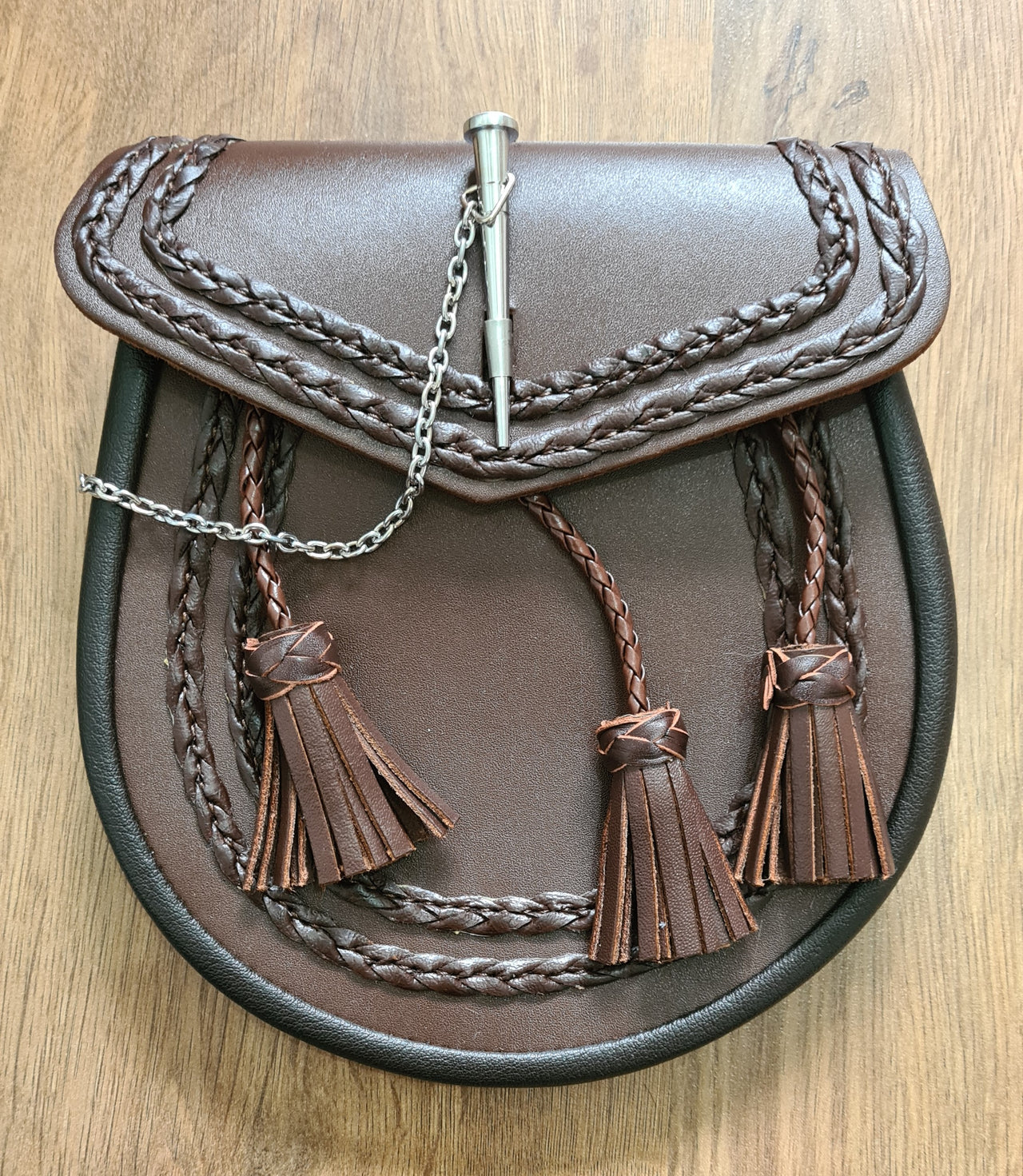 Brown & black leather braided sporran with pin lock