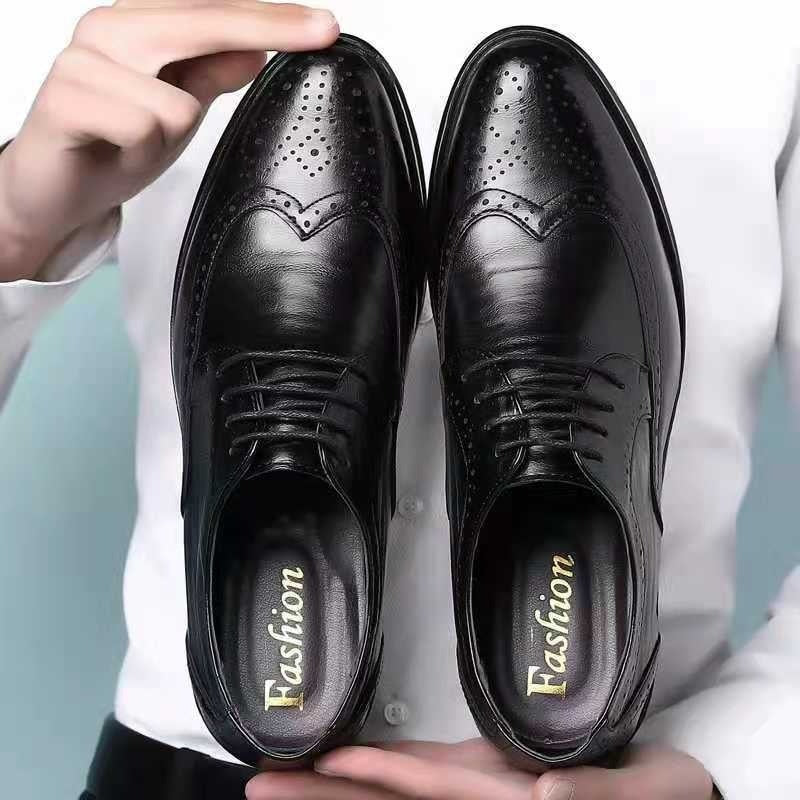 Handcrafted Mens Wingtip Oxford Shoes Genuine Calfskin Leather Brogue Dress Shoes Classic Business Formal Shoes Man