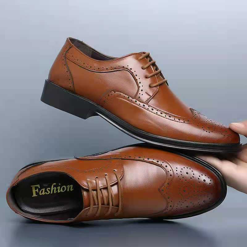 Handcrafted Mens Wingtip Oxford Shoes Genuine Calfskin Leather Brogue Dress Shoes Classic Business Formal Shoes Man