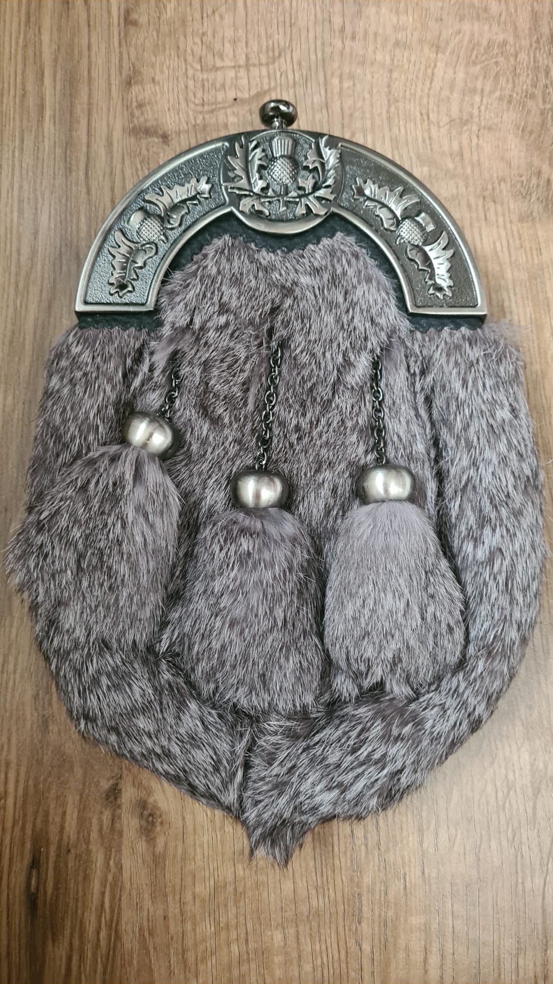 Full Dress Sporran Thistle Cantle, Antique Finish Grey Fur Sporran with 3 Tassels